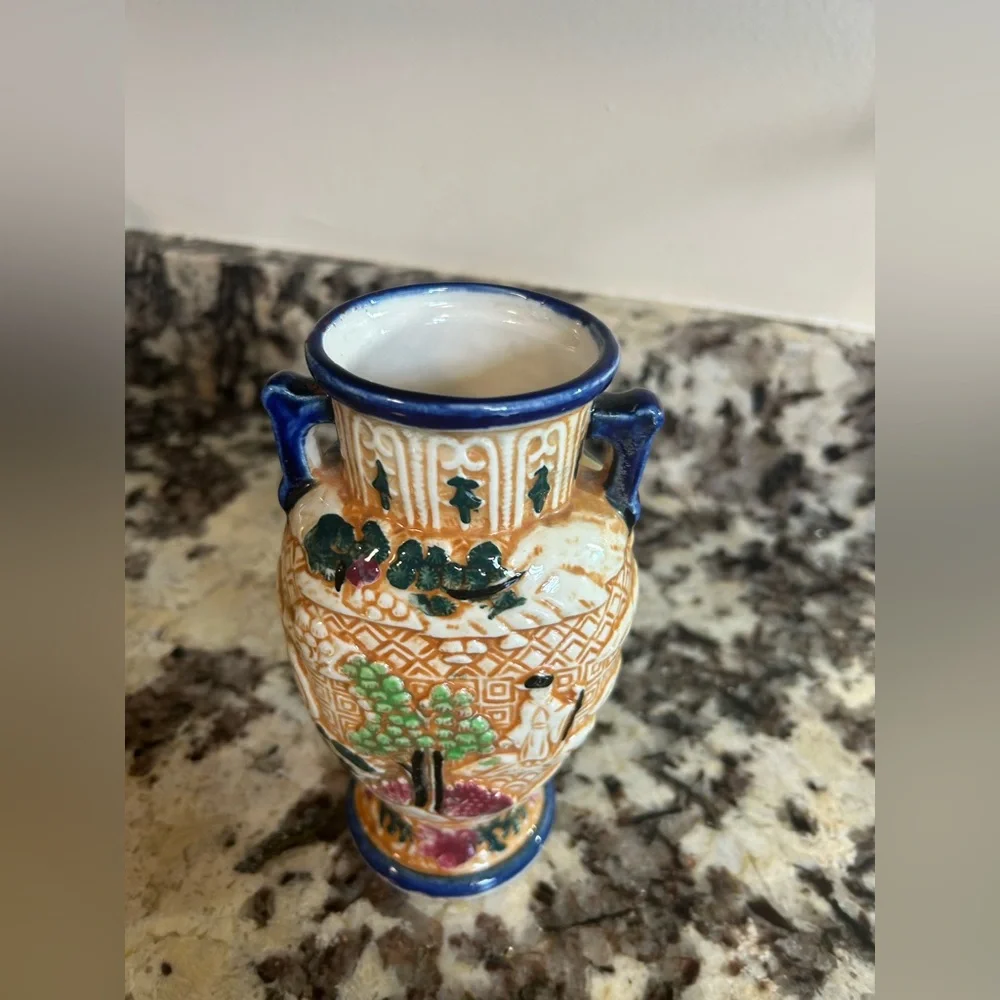 Vtg Japonese Ceramic Vase with Handles chinoiserie Home decor old Money